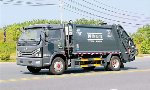 8立方東風多利卡壓縮式垃圾車 