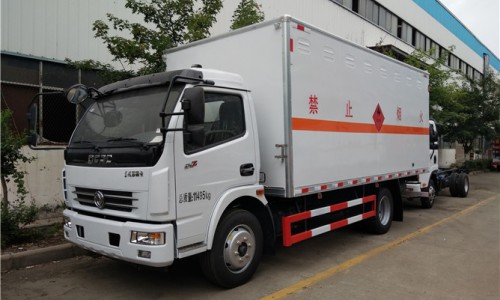 7噸東風油漆廂式運輸車 