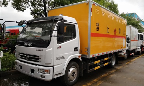 7噸東風炸藥廂式運輸車 