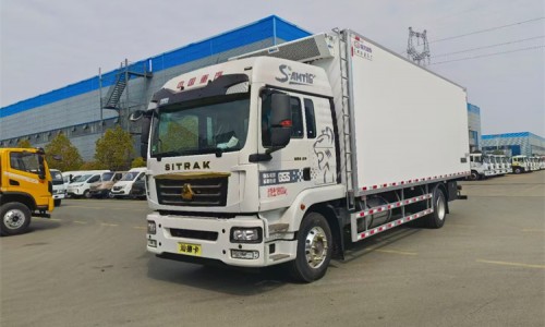 10噸重汽汕德卡7米8冷藏車 