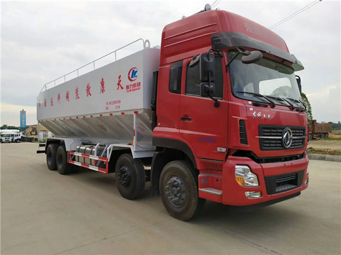 東風(fēng)散裝飼料運(yùn)輸車(chē).jpg
