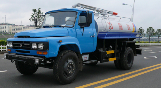 東風(fēng)尖頭真空吸污車 