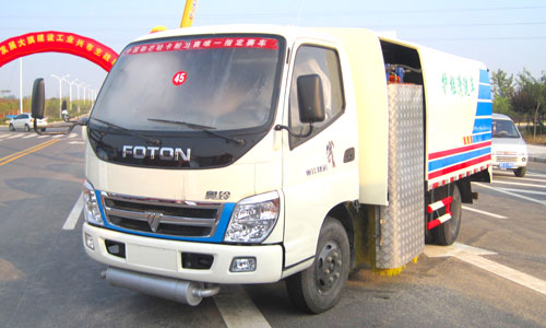 福田護(hù)欄清洗車 