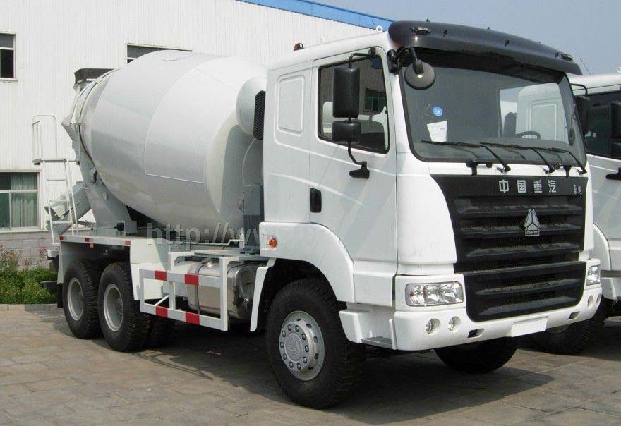 斯太爾后雙橋混凝土攪拌運(yùn)輸車(chē) 