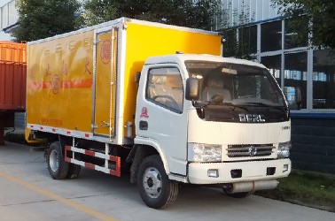 東風(fēng)福瑞卡爆破器材運輸車 