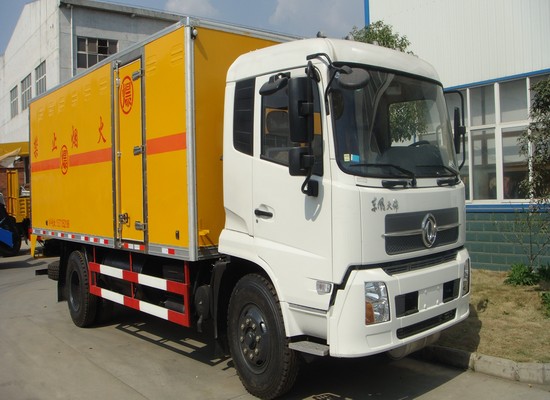 東風(fēng)天錦6噸爆破器材運輸車 