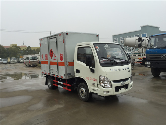 躍進(jìn)氣瓶運(yùn)輸車(chē) 