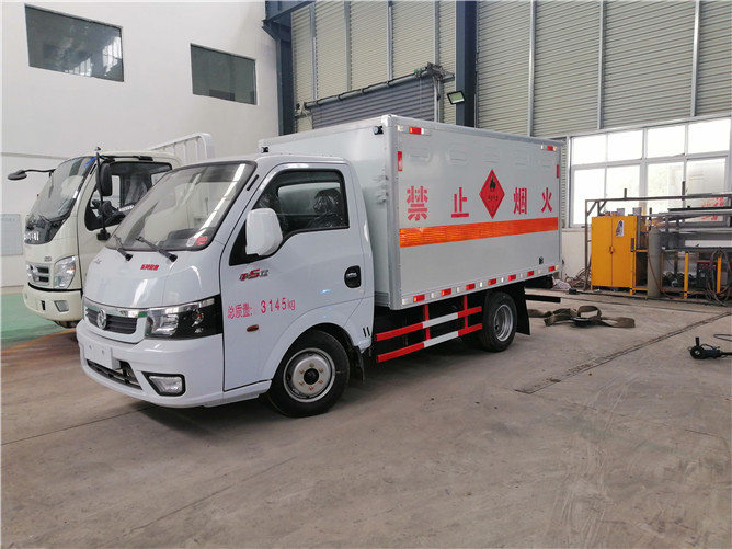 東風(fēng)途逸氣瓶運(yùn)輸車(chē) 