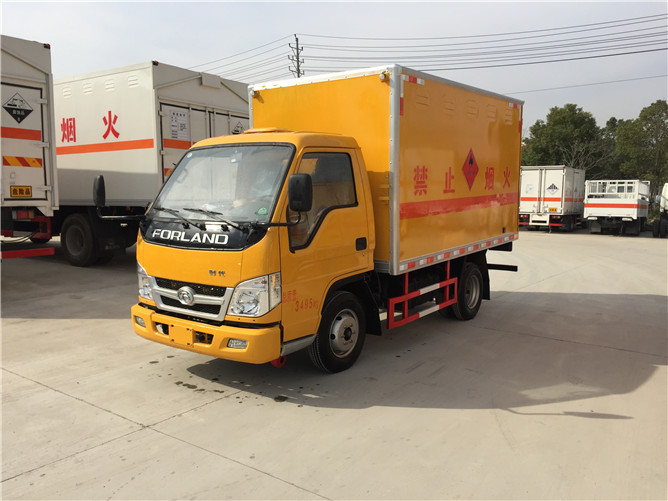 福田時(shí)代易燃?xì)怏w運(yùn)輸車(chē) 