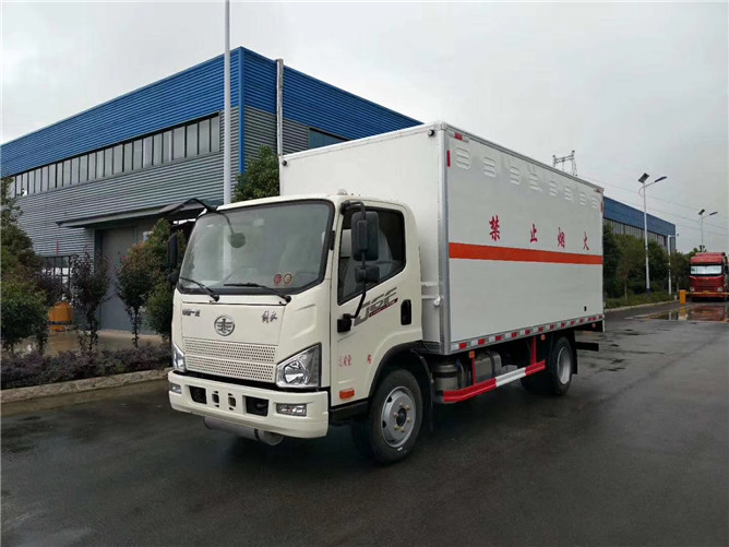 解放J6氣瓶運(yùn)輸車(chē) 