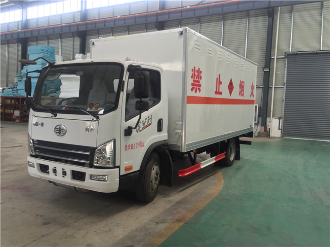 解放虎V氣瓶運(yùn)輸車(chē) 