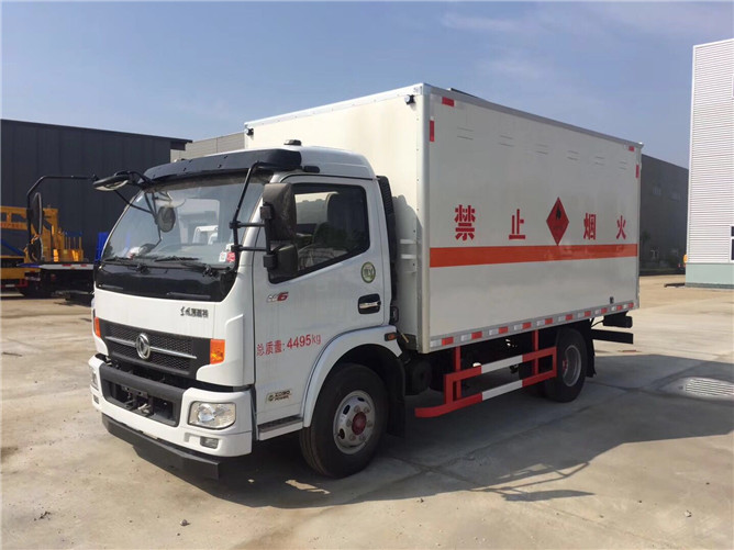 東風(fēng)凱普特易燃?xì)怏w運(yùn)輸車(chē) 