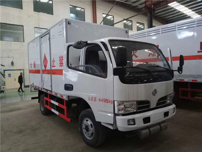 東風(fēng)小多利卡易燃?xì)怏w運輸車 